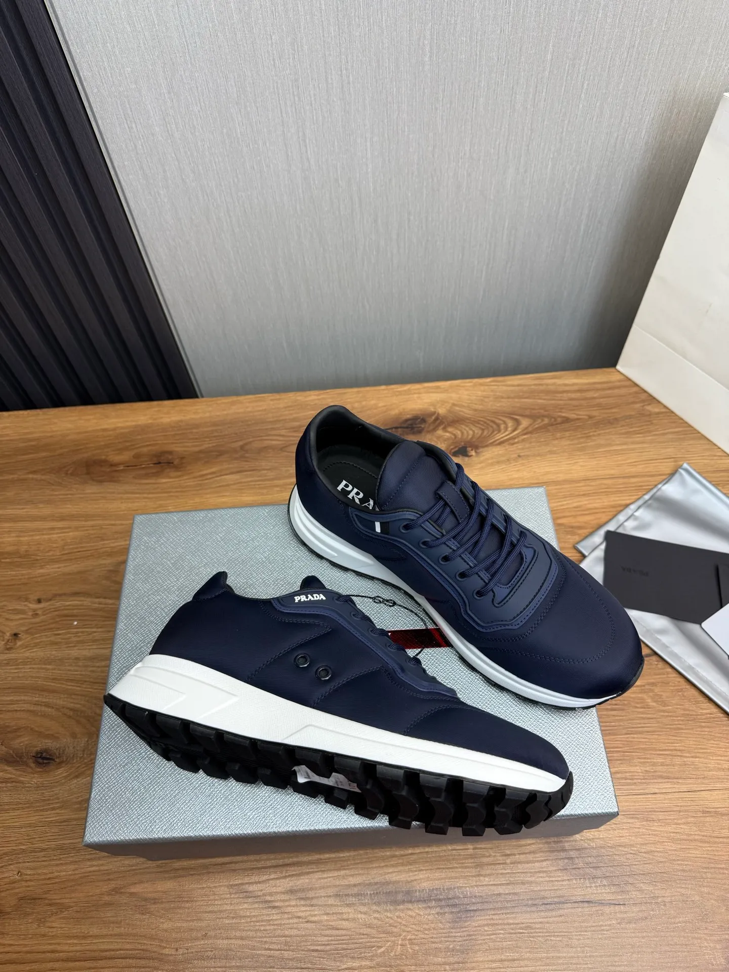 Men's shoes 💰560💰 [PRADA] Popular men's shoes shipped 👏Official website synchronized ⬆️Original imported waterproof fabric + cowhide lining, 1⃣️:1⃣️reproduction, original sole, 38-45 (45. Customized, non-refundable)